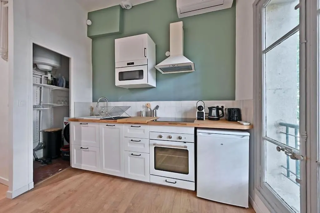 Au Coeur Des Platanes - Parking Gratuit Sous-Terrain - Clim - Balcon Apartment Avignon