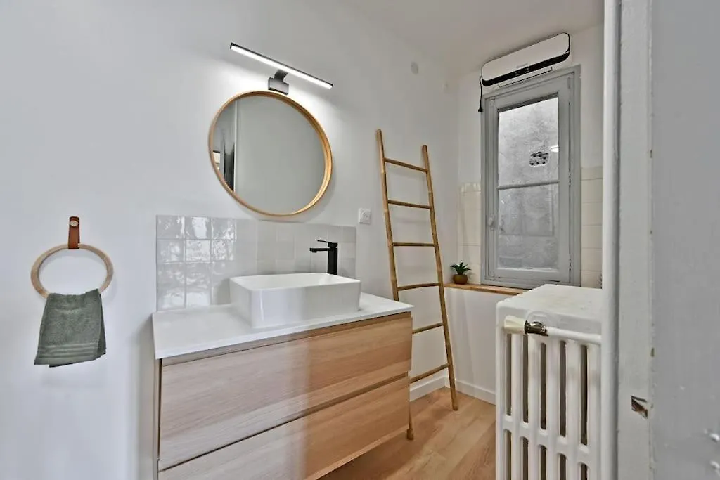 Au Coeur Des Platanes - Parking Gratuit Sous-Terrain - Clim - Balcon Apartment Avignon