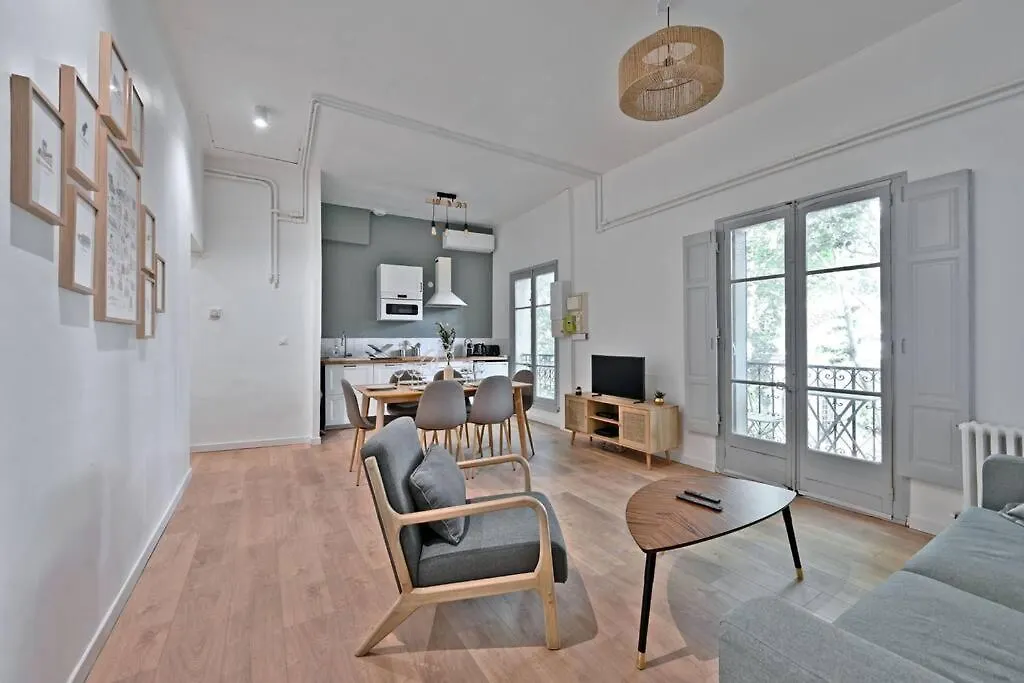 Au Coeur Des Platanes - Parking Gratuit Sous-Terrain - Clim - Balcon Apartment Avignon