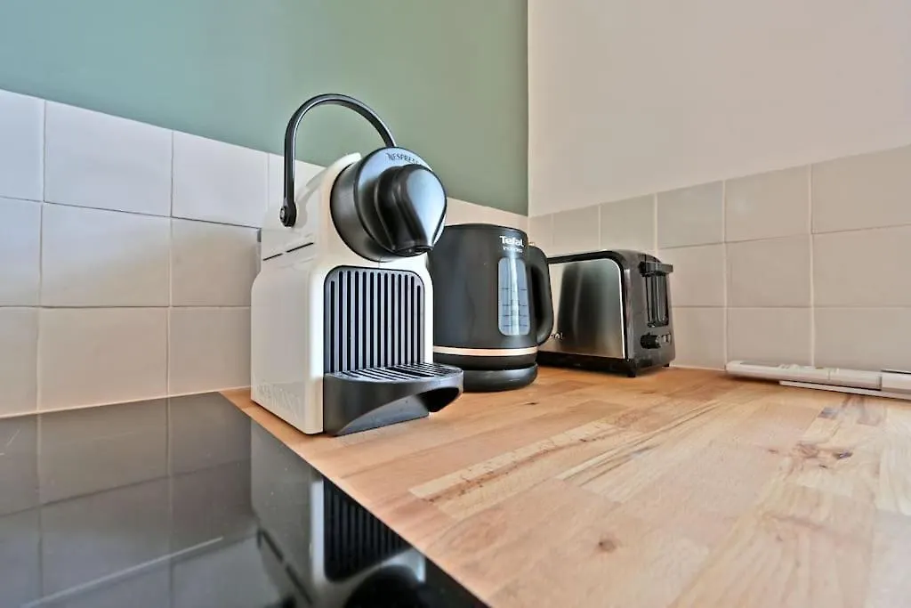 Au Coeur Des Platanes - Parking Gratuit Sous-Terrain - Clim - Balcon Apartment Avignon 0*,  France