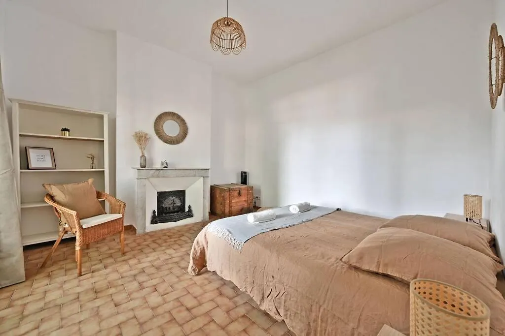 Ferienwohnung Au Coeur Des Platanes - Parking Gratuit Sous-Terrain - Clim - Balcon Avignon Frankreich